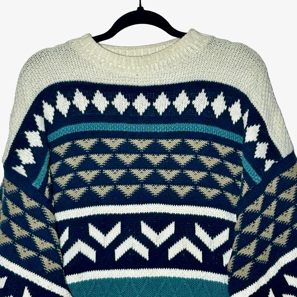 Vintage John Weitz Preppy Geometric Holiday Sweater in Green, Tan, & Cream, M - Picture 3 of 9
